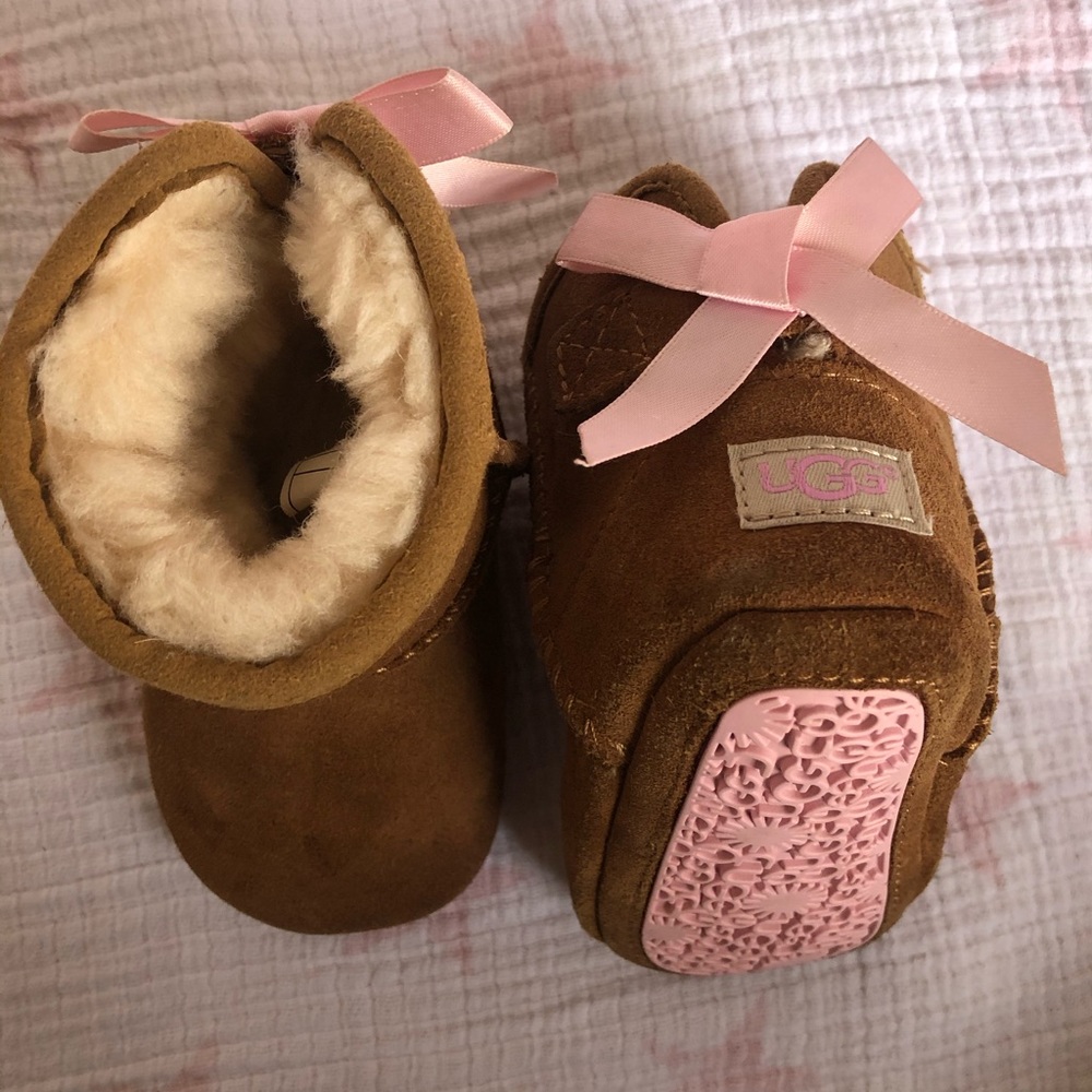 Baby UGG Size 2/3